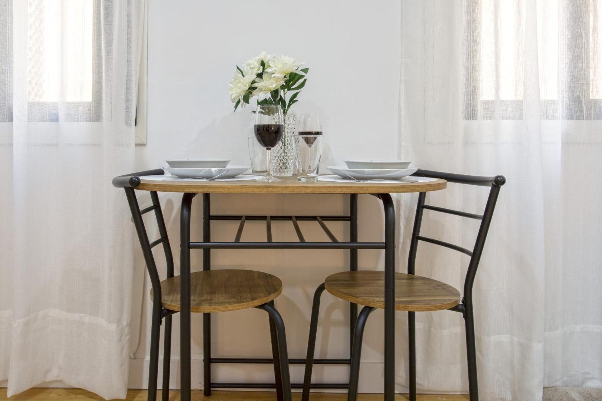 -malagasunapts-estudio Picasso Capuchinos Apartment *